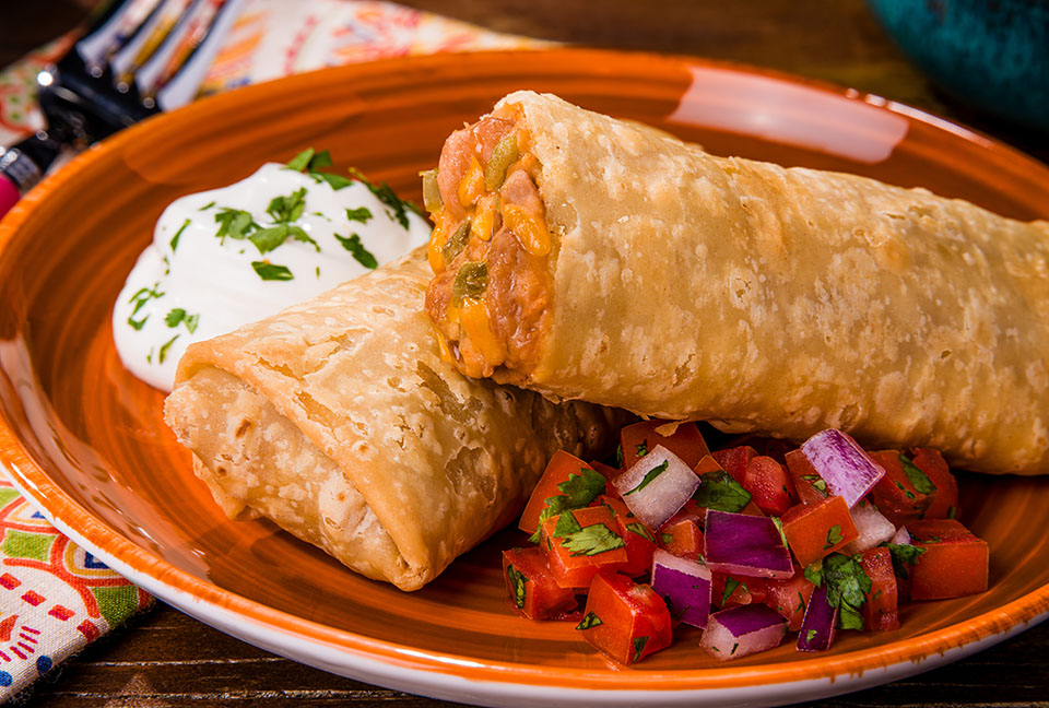 El Monterey Classic Spicy Jalapeño Bean & Cheese Chimichangas